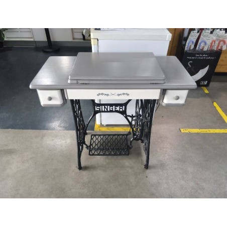 MACHINE A COUDRE RELOOKE GRIS EN L\'ETAT
