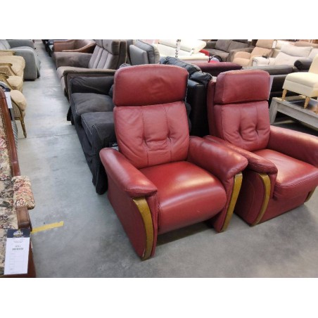 FAUTEUIL CUIR ROUGE L\'UNITE
