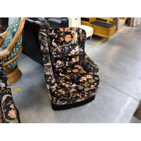FAUTEUIL À OREILLE VELOUR NOIR MOTIF FLORAL UNITÉ