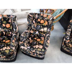 FAUTEUIL À OREILLE VELOUR NOIR MOTIF FLORAL UNITÉ