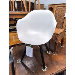 FAUTEUIL COQUE BLANCHE BO CONCEPT L UNITE
